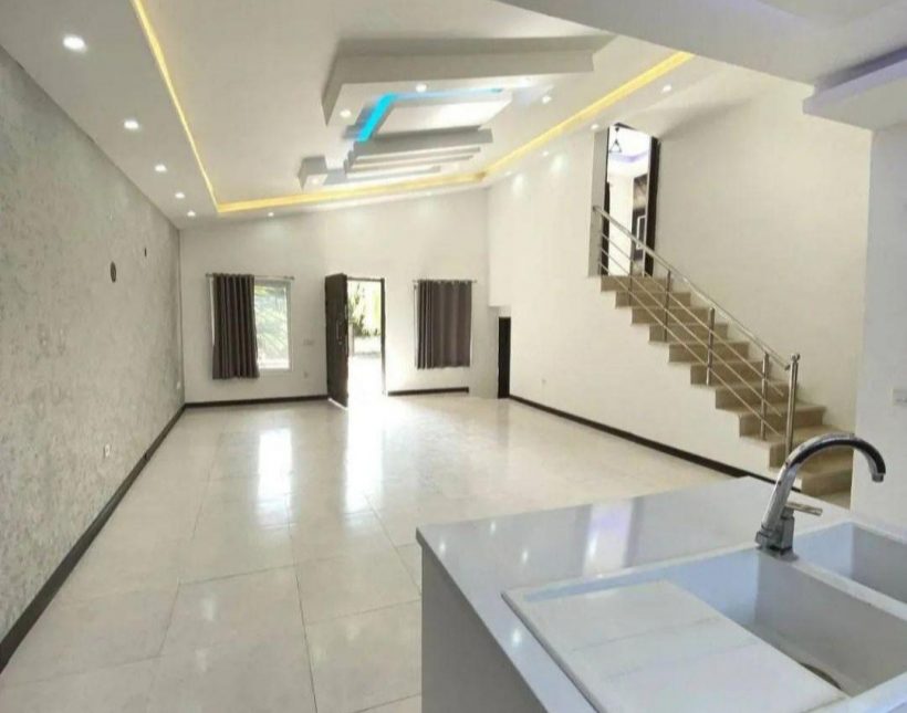 خرید باغ ویلای پیلوت 300 متری استخر چهار فصل سند دار | 300 متر