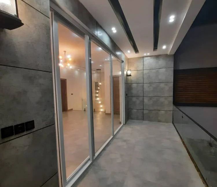 خرید ویلا دوبلکس 350 متری نما مدرن استخر دار مدارک کامل | ۳۵۰ متر