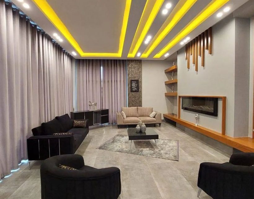 فروش ویلا باغ نما مدرن با طراحی عالی حیاط سازی سرسبز | 370 متر