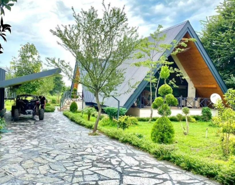 خرید ویلا در شمال 800 متری نما کلاسیک پای جنگل و کوه | ۸۰۰ متر