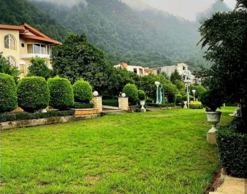 خرید ویلا باغ 450 متری سند شش دانگ جفت جنگل و کوه رویان | ۴۵۰ متر