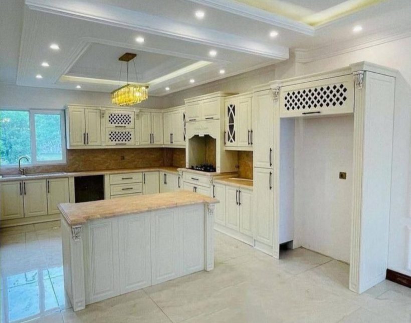 خرید کاخ ویلا نما سنگ 350 متری استخر دار دامنه جنگل | ۳۵۰ متر