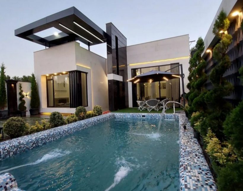 ویلا فلت مدرن 3 خواب فول مبله استخردار شهرک برند آپادانا | ۳۰۰ متر