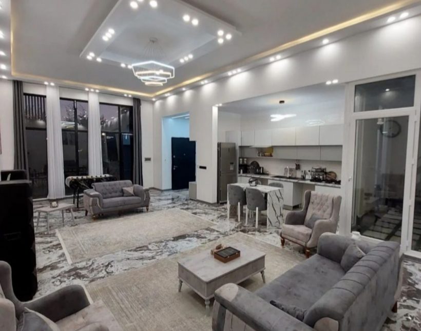 ویلا فلت مدرن 3 خواب فول مبله استخردار شهرک برند آپادانا | ۳۰۰ متر