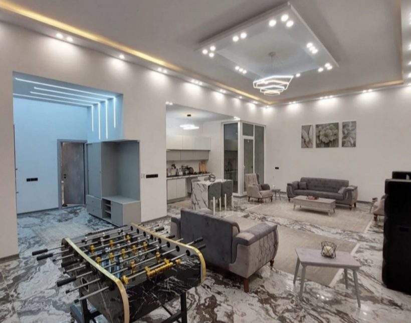 ویلا فلت مدرن 3 خواب فول مبله استخردار شهرک برند آپادانا | ۳۰۰ متر