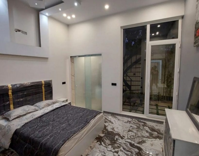 ویلا فلت مدرن 3 خواب فول مبله استخردار شهرک برند آپادانا | ۳۰۰ متر