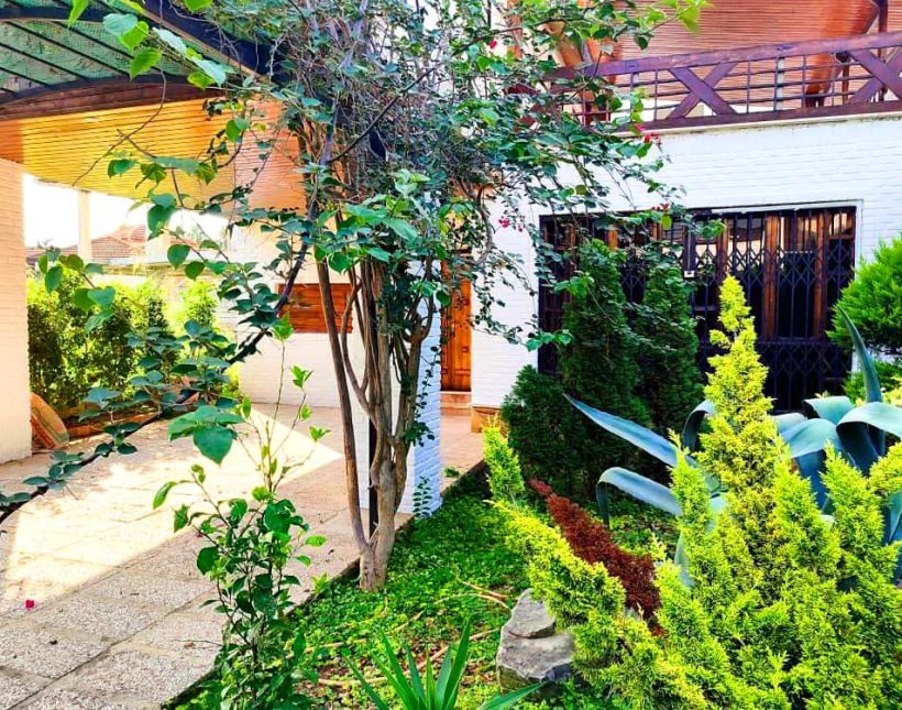 ویلا باغ مشجر مبله شهرکی لوکیشن تاپ به قیمت | 220 متر