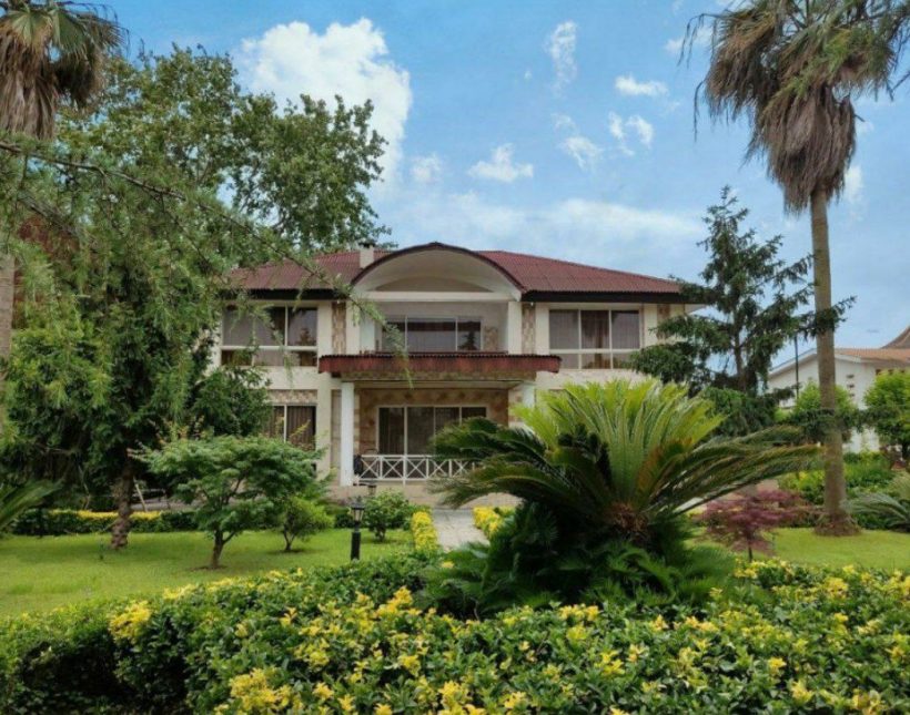 خرید ویلا پارک زیبای 800 متری داخل شهرک مدارک تکمیل | 800 متر