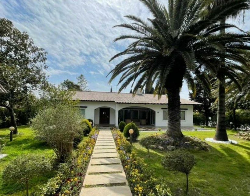 خرید ویلای 600 متری زیبای سرسبز داخل شهرکی | 600 متر