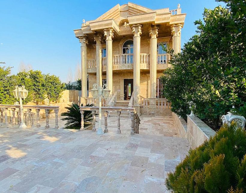خرید ویلای کلاسیک با استخر داخلی و دوربین مدار بسته | ۴۰۰ متر