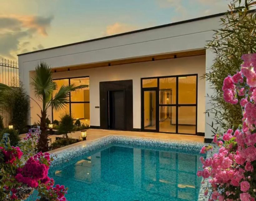 خرید ویلای زیبای استخردار 260 متر زمین سند ششدانگ | 260 متر
