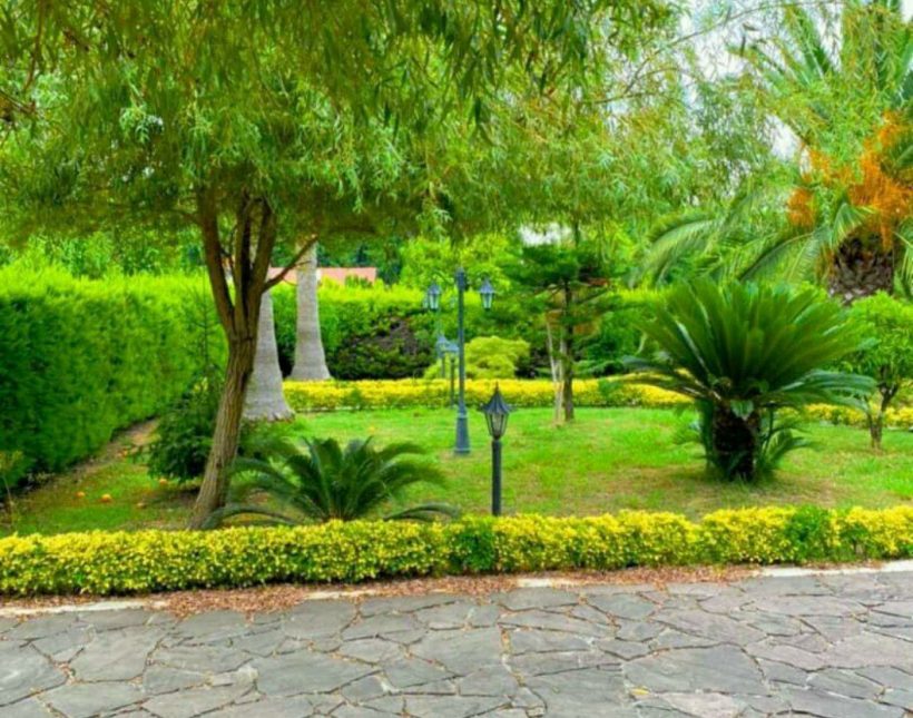 خرید ویلا باغ 800 متری داخل شهرک مدارک تکمیل | 800 متر
