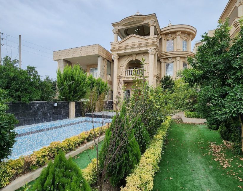 کاخ ویلای استخر دار شهرک برند سند دار | ۴۰۰ متر