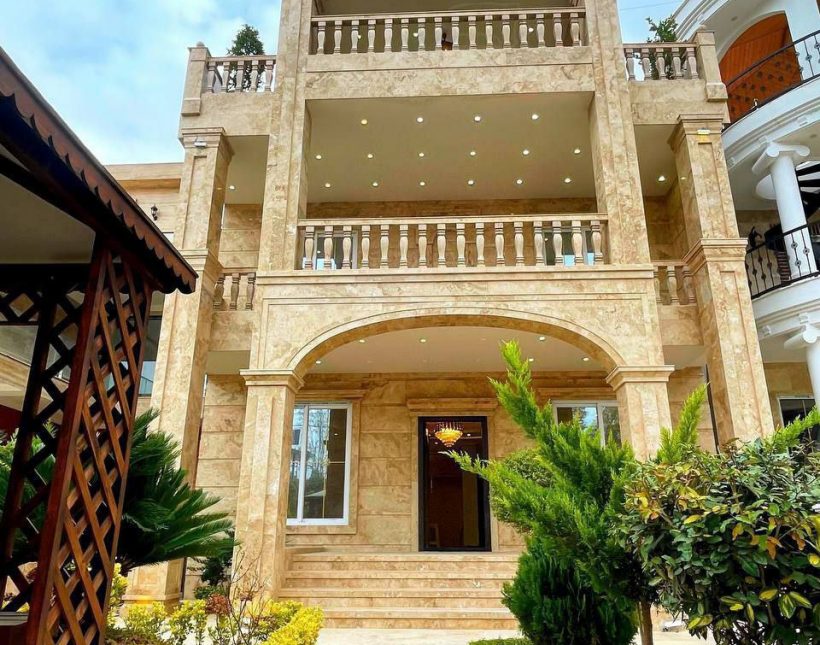 ویلا تریبلکس داخل شهرک برند با ۲۲۰ متر زمین | ۲۲۰ متر