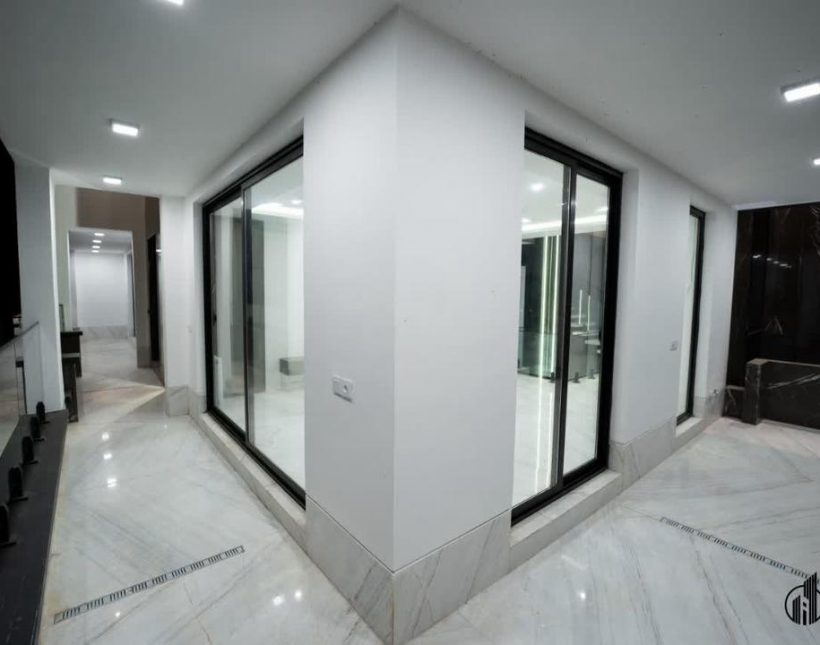 فروش عمارت ۵۰۰ متری مجموعه آبی داخل بنا آسانسور | ۵۰۰ متر
