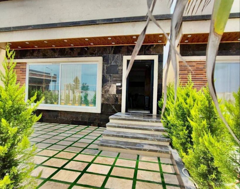 ویلا مبله شهرکی با ۲۰۰ متر زمین با لوکیشن عالی | ۲۰۰ متر