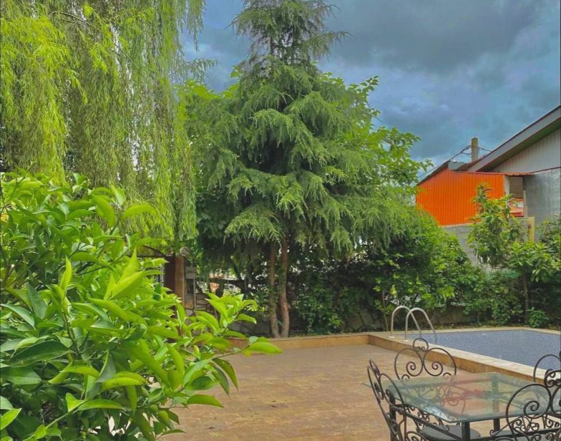 خرید کاخ ویلای ۳۰۰ متری استخر روباز چهار فصل | ۳۰۰ متر