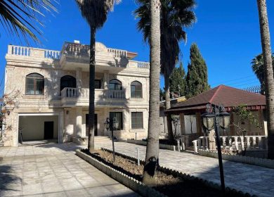 خرید ویلا کاخ نما سنگ ۴ خواب شهرکی | ۳۲۰ متر