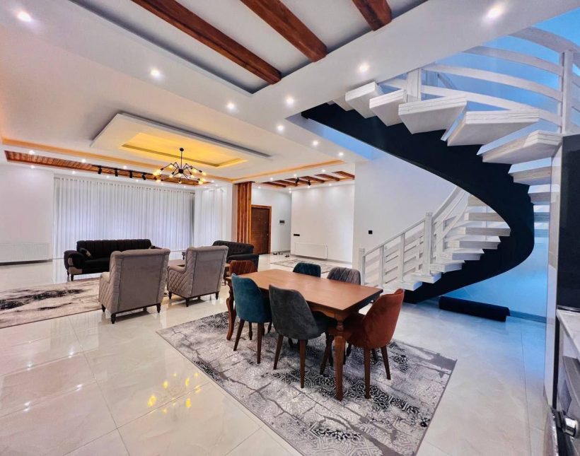 خرید ویلا مدرن با ۲۰۰ متر بنا مبله و هوشمند | ۳۲۰ متر