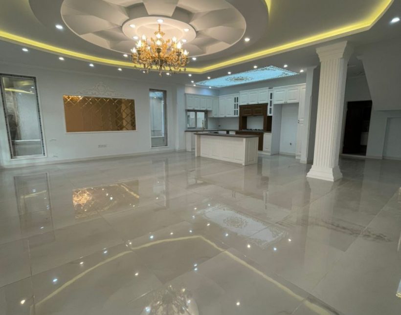 خرید کاخ ویلای شهرکی با استخر ۴ فصل در دامنه جنگل | ۴۵۰ متر