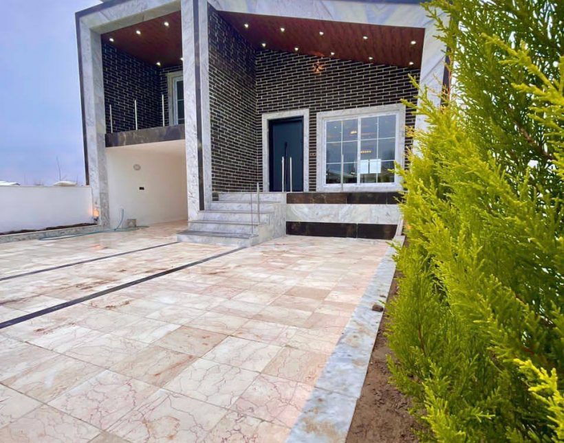 خرید ویلا نما مدرن با ۲۵۰ متر زمین با لوکیشن عالی | ۲۵۰ متر