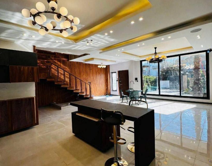 خرید ویلا لوکس ۳۰۰ متری با ویو عالی کوه و جنگل | ۳۰۰ متر