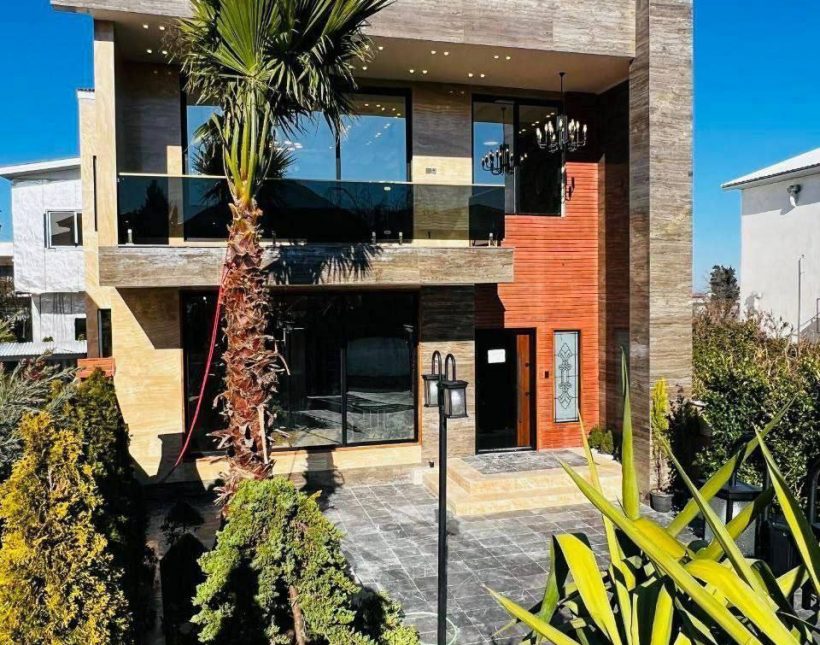 خرید ویلا لوکس ۳۰۰ متری با ویو عالی کوه و جنگل | ۳۰۰ متر