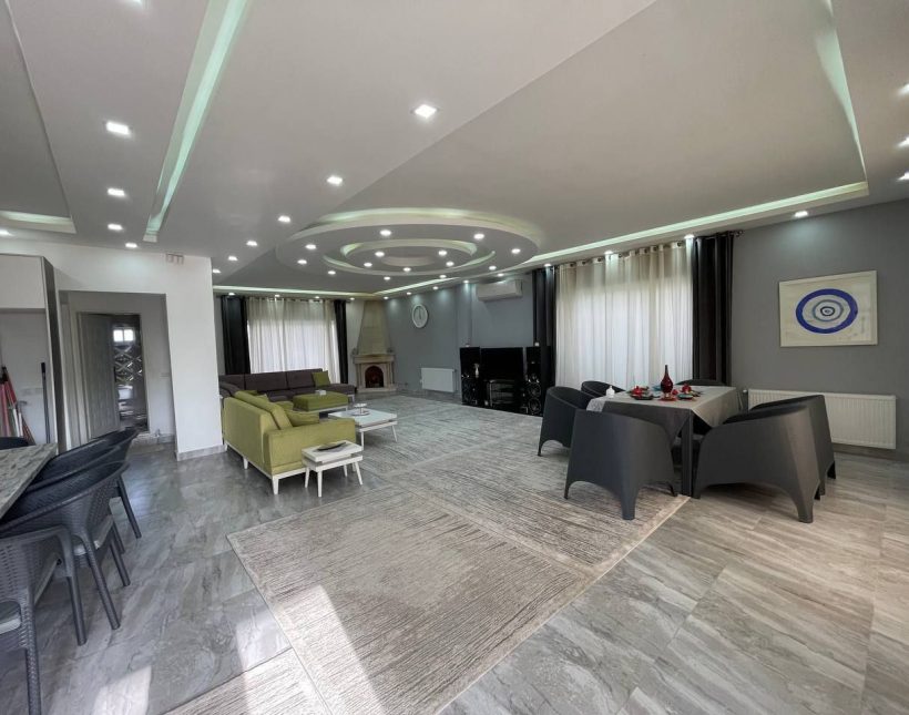 خرید ویلا باغ ۵۰۰ متری مبله با لوکیشن عالی | ۵۰۰ متر