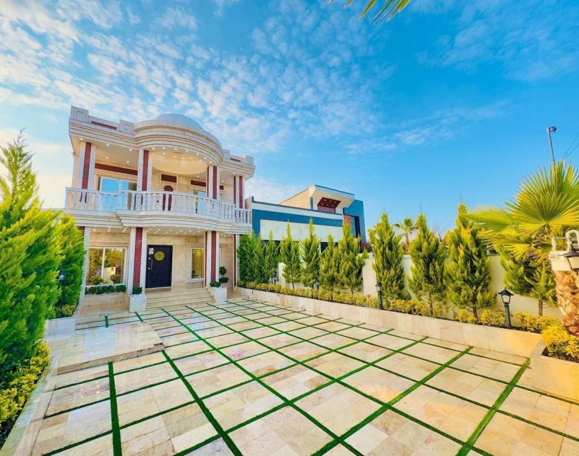 خرید ویلا کاخ با ۲۲۰ متر زمین با دسترسی عالی | ۲۲۰ متر