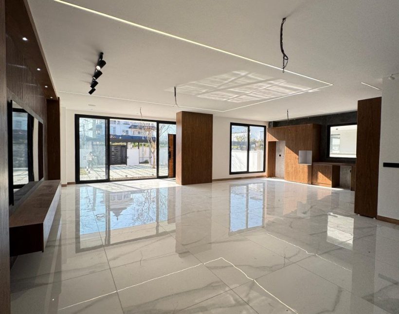 مازندران ویلاتمام هشمندتریبلکس۴خواب،باروف،سندتک برگ | ۴۰۳ متر