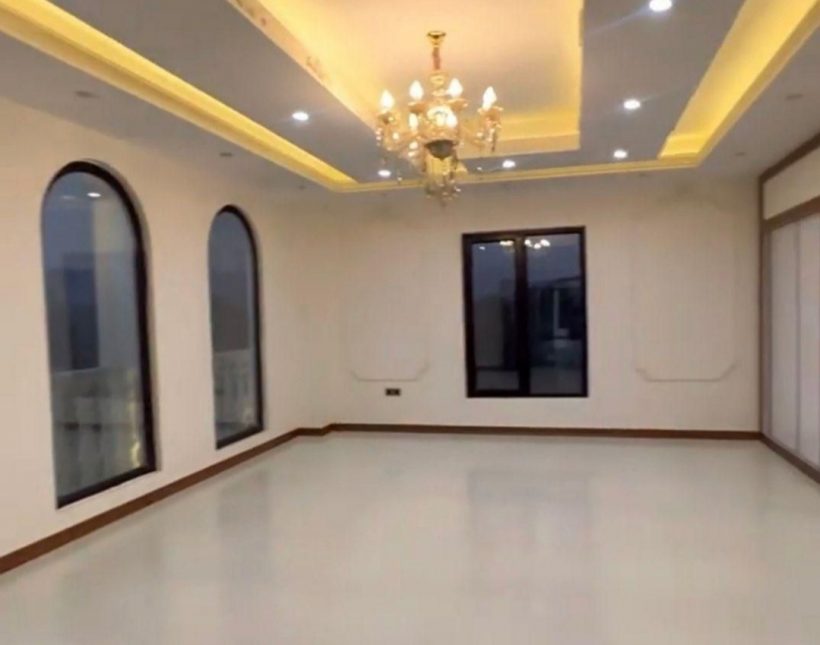 عمارت مجلل استخر داخلی و سند دار نوشهر | ۱۰۰۰ متر