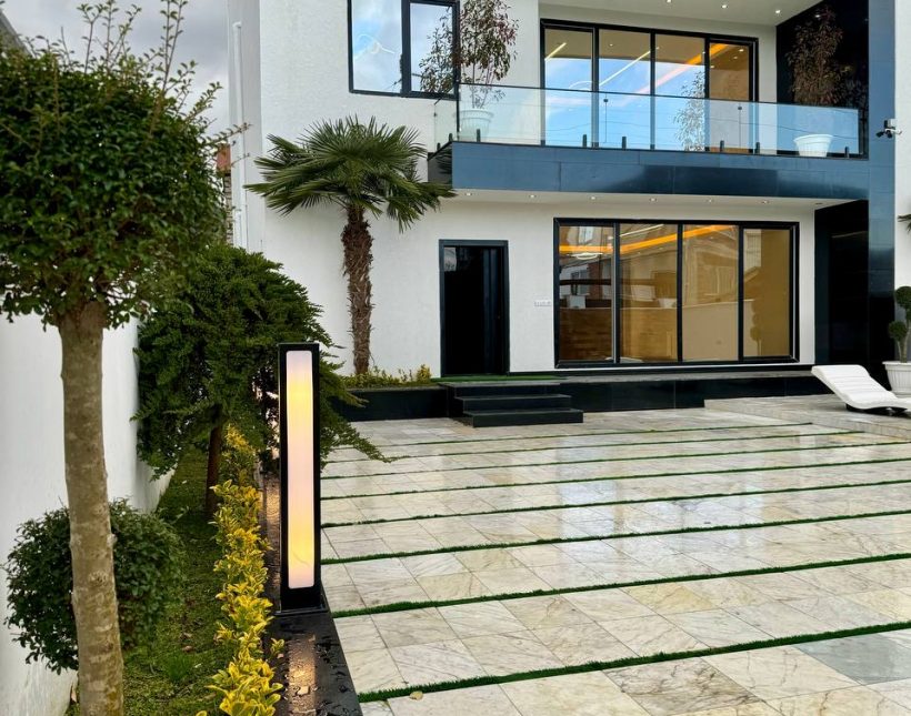 خرید ویلا لوکس با استخر و سونا و جکوزی | ۳۳۵ متر