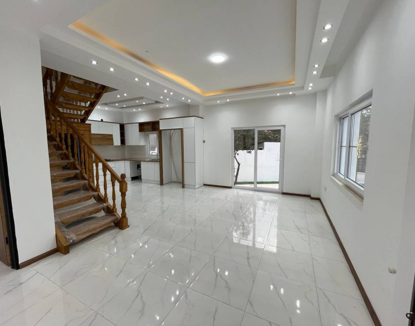 خرید ویلا 380 متری استخردار سند تك برگ عرصه و اعيان | 380 متر