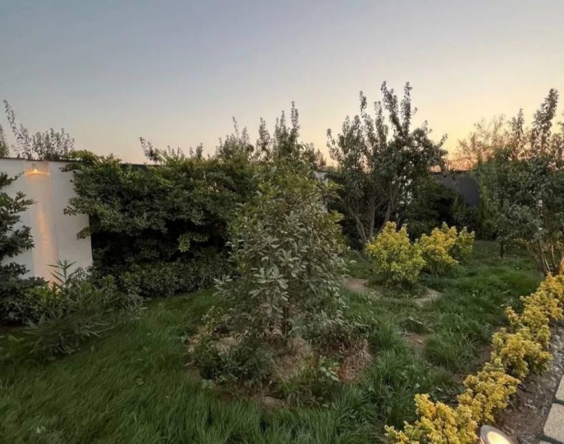 فروش ویلا باغچه استخر داخلی و فول فرنیش چمستان | ۳۰۰ متر