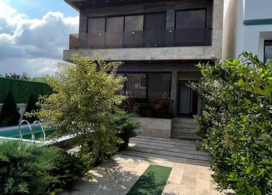 خرید ویلا 350 متری سند دار شهرك برند استخر داخلي ويو عالي | 350 متر