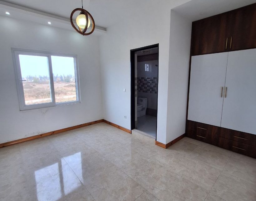 فروش کاخ ویلای ۱۰۰۰ متری چهارخواب شهرک تکمیل ساخت سند دار | ۱۰۰۰ متر