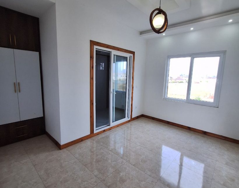 فروش کاخ ویلای ۱۰۰۰ متری چهارخواب شهرک تکمیل ساخت سند دار | ۱۰۰۰ متر