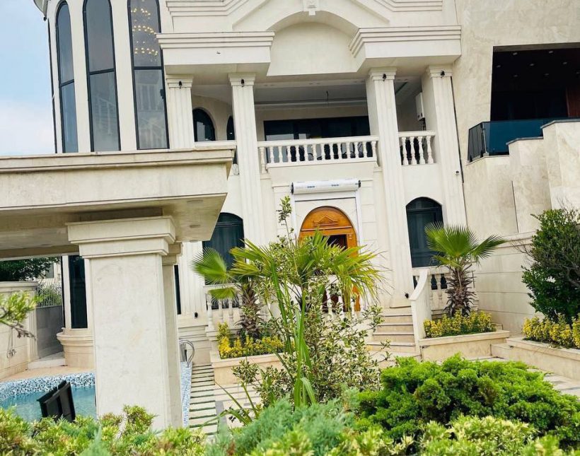 فروش کاخ ویلا ۳۸۰متری استخر رو باز تاپ لوکیشن شهرکی | ۳۸۰ متر