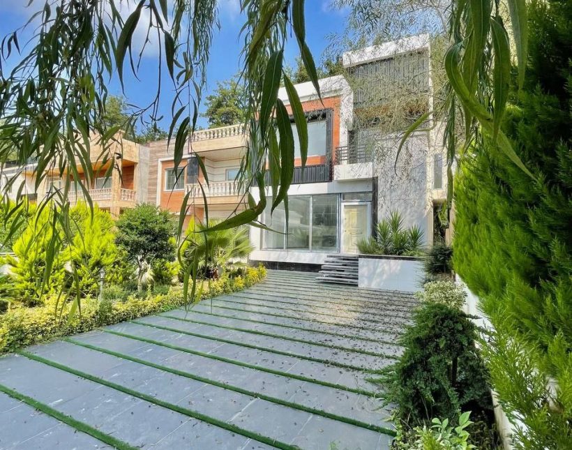 فروش ویلا شمال شهرکی ۲۵۰ متری سند دار جنگلی | ۲۴۰ متر