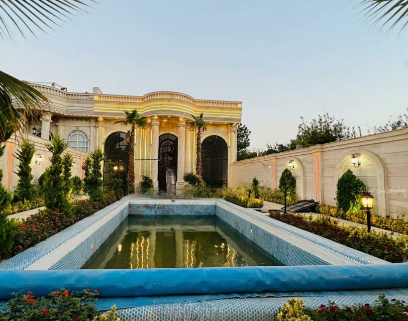 خرید ویلا در رویان ۷۰۰ متری استخردار | ۷۰۰ متر