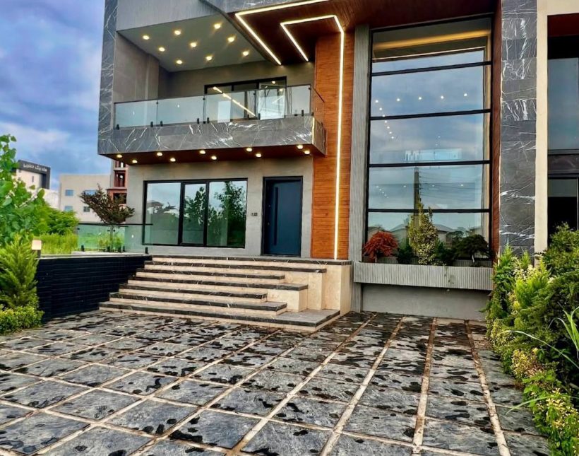 خرید ويلا 400 متری مدرن استخر داخلي ٤ فصل شهركي | 400 متر