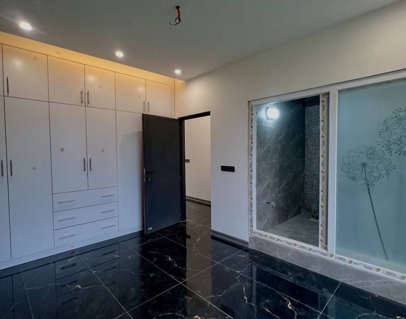 خرید ويلا 400 متری مدرن استخر داخلي ٤ فصل شهركي | 400 متر
