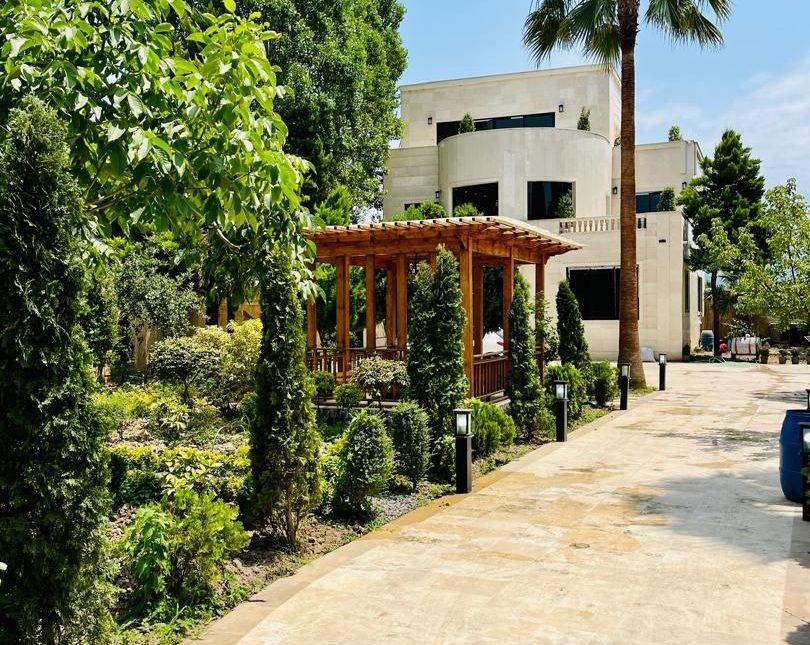 خرید ويلا باغ چسبيده به جنگل دارای سند و جواز ساخت | 1100 متر