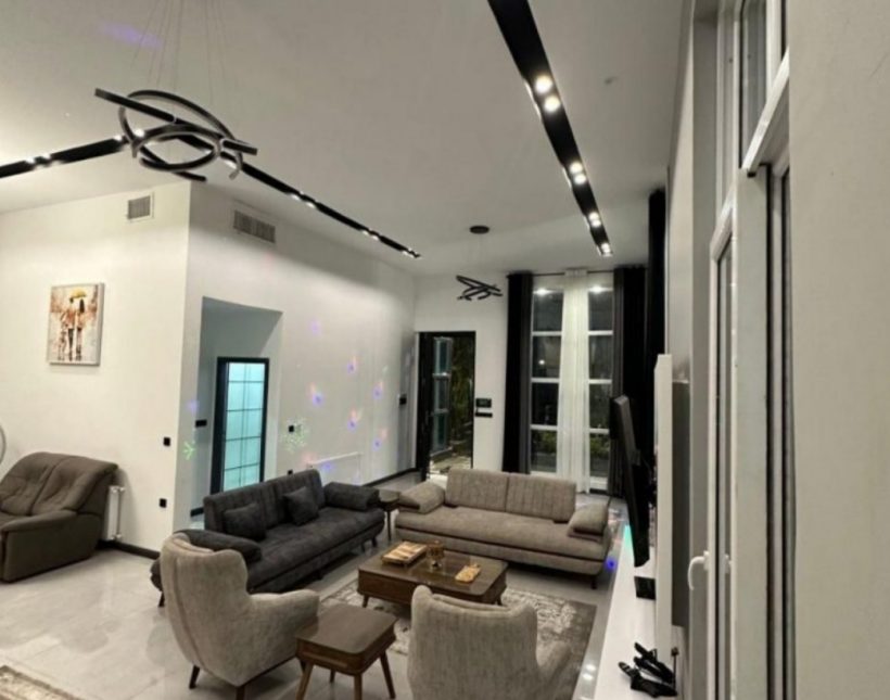 خرید ویلا باغچه استخر دار و فول فرنیش چمستان | 350 متر