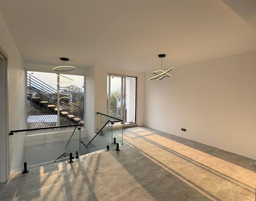 خرید ویلا دوبلکس نما مدرن استخر دار با ویو ۳۶۰ درجه الیمالات | ۳۵۰ متر