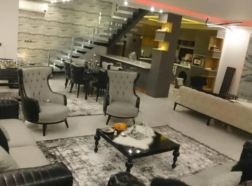 خرید ویلا دوبلکس نما مدرن ۲۷۰ متری سند تک برگ شهرکی منطقه رویان | ۲۷۵ متر