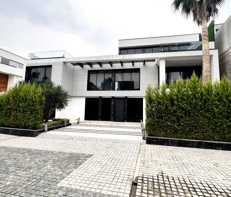 خرید ویلا مدرن بی نظیر لوکیشن جنگلی و ساحلی مدارک کامل | ۴۰۰ متر