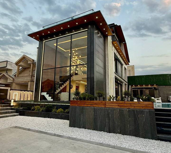 خرید ویلا لوکس شهرک هکتاری مدرن معماری برتر منطقه جنگلی کیابسر | ۷۵۰ متر