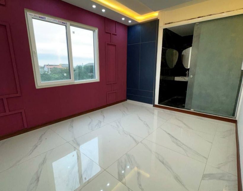 فروش عمارت ۳۶۰ متری با استخر روباز شهرک کنار جنگل | ۴۰۰ متر