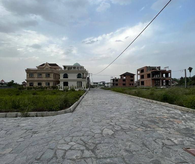 فروش زمین خوش قواره داخل شهرک برند نوشهر مدارک تکمیل | ۳۰۰ متر